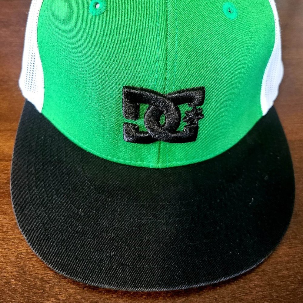 DC snapback hat - Picture 13 of 13